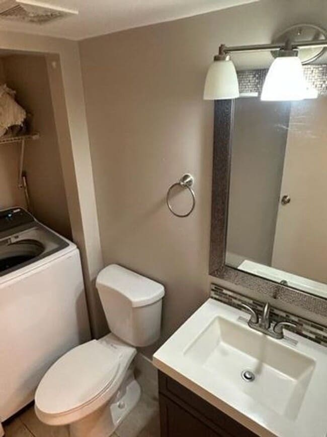 Building Photo - 5584 NW 59th Pl