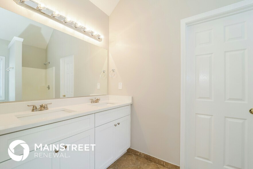 Building Photo - 2690 Abby Brooke