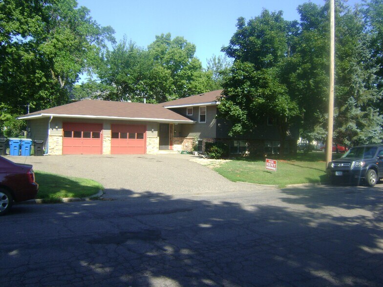 Front - 2233 5th Ave, NE