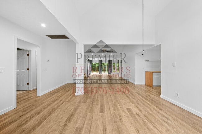 Building Photo - 2250 Rock Springs Ct