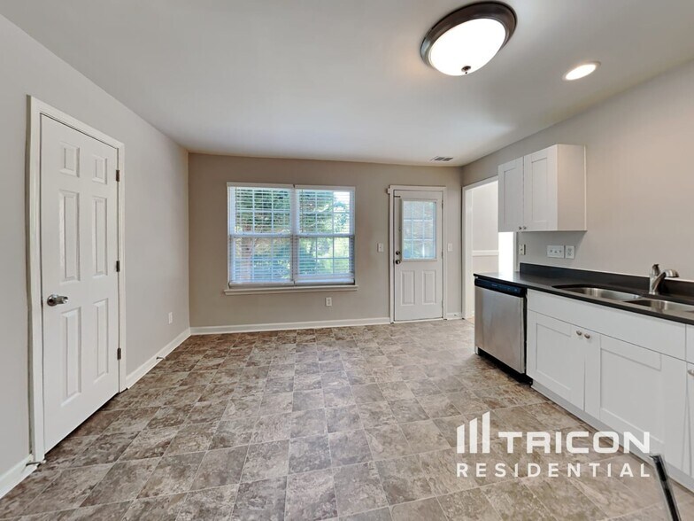 Building Photo - 1268 Winding Path Rd