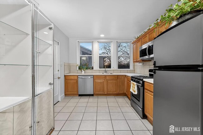 Building Photo - 58 Brotherhood St