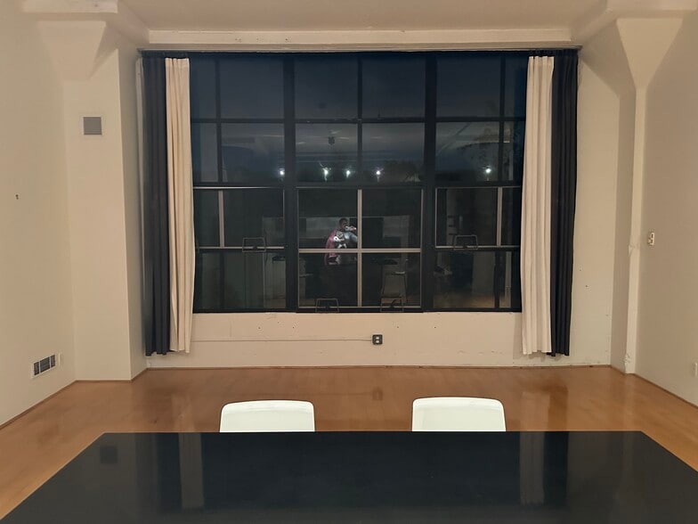 Living room connected to kitchen - 1500 Park Ave