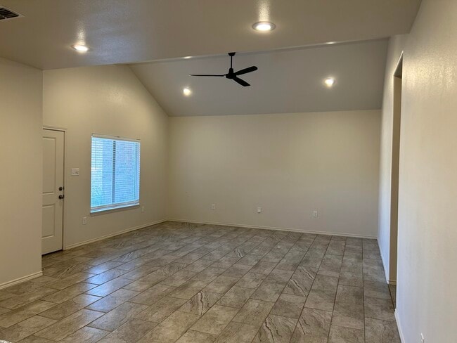 Building Photo - 11605 Evanston Ave