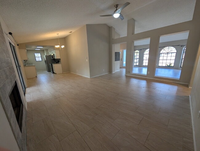 Building Photo - 3-Bed Oasis in Palm Bay!
