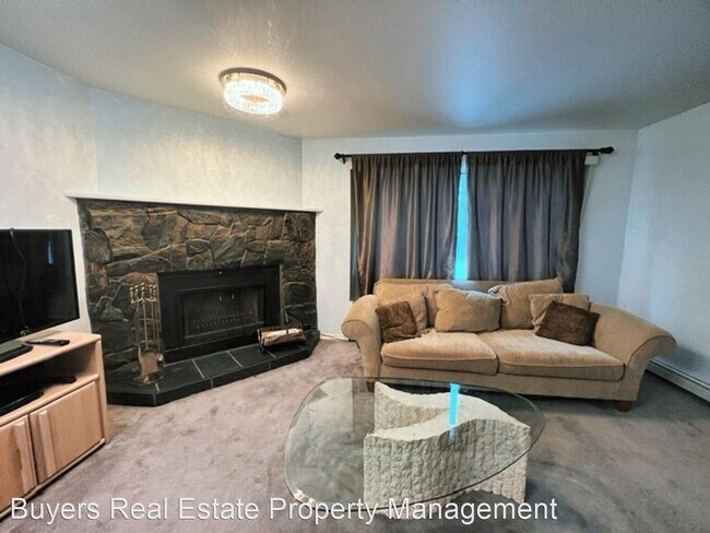 Building Photo - 2 br, 1 bath House - 355 Donna Drive Unit 10
