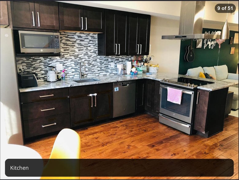 Kitchen - 2015 S Hutchinson St