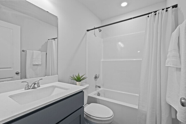 Building Photo - Beautiful 3 Bedroom 2.5 Bath Townhome in East Main Meadows