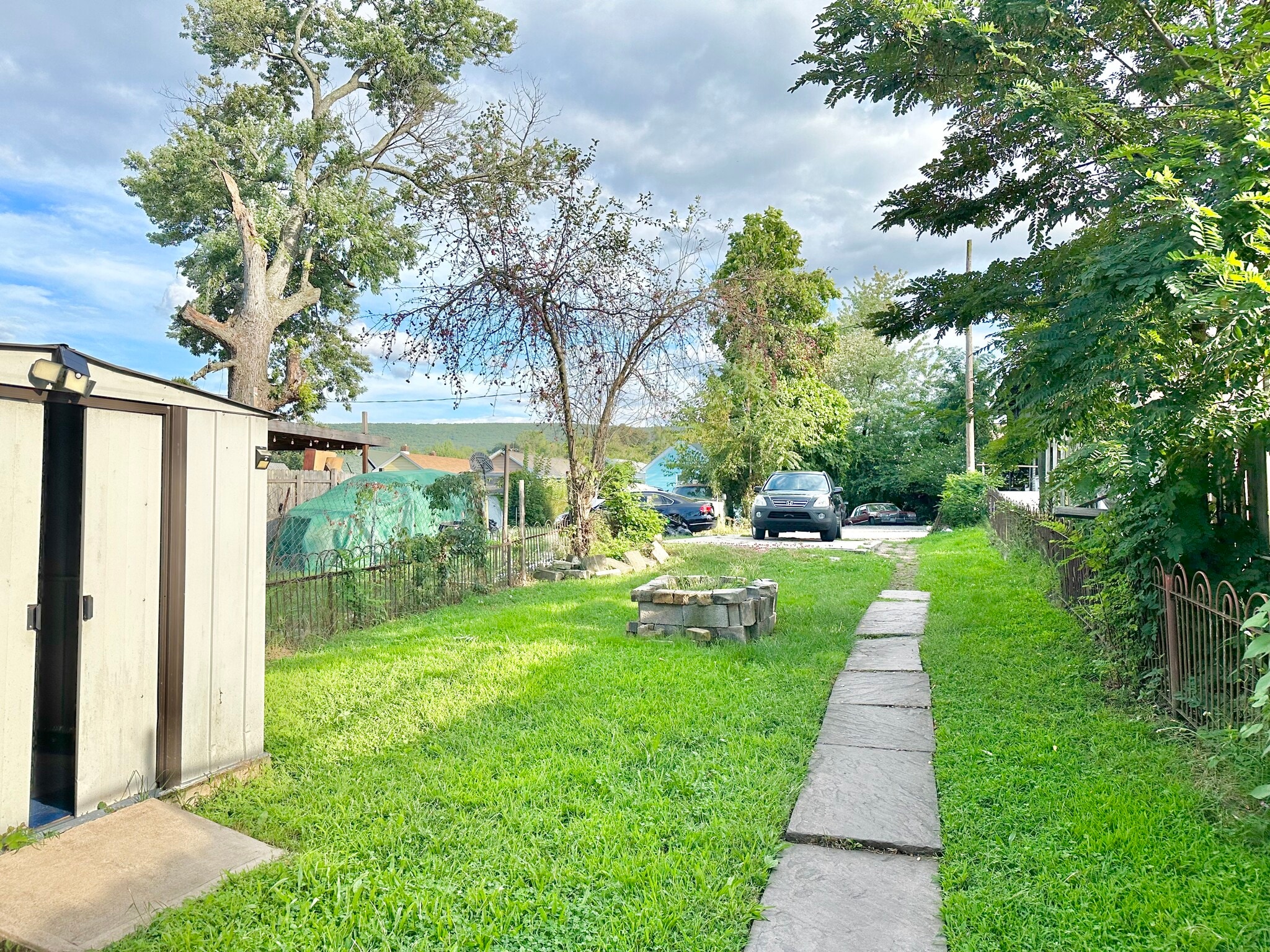 Building Photo - 335 Scott St