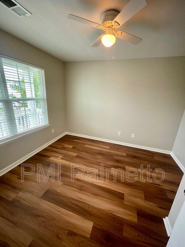 Building Photo - 167 Wingspan Way