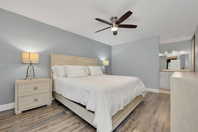 Building Photo - 2676 Carambola Cir N