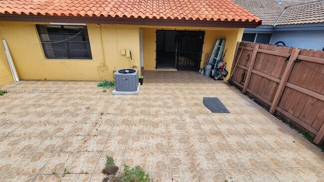 Building Photo - 5046 SW 145th Ave