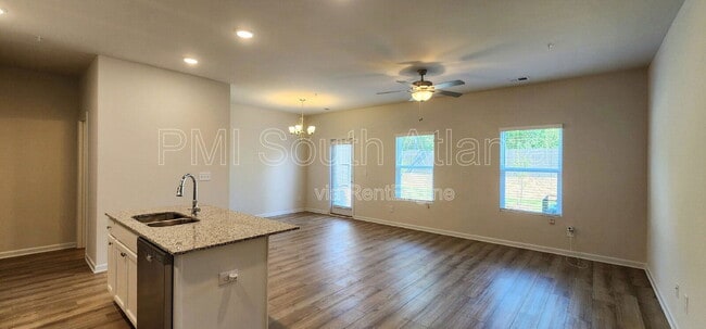 Building Photo - 336 Sinclair Ct