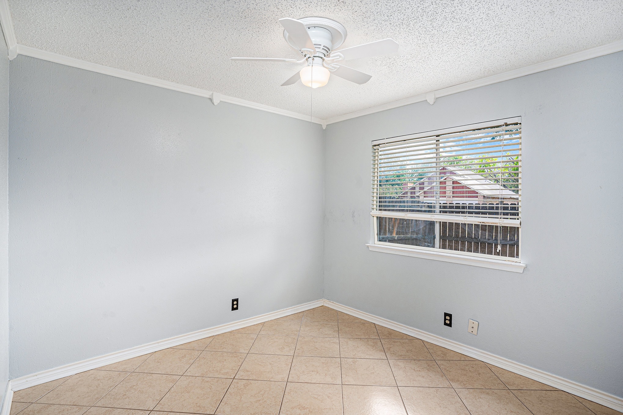 Building Photo - 14925 Moss Gln