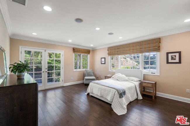 Building Photo - 9023 Alto Cedro Dr