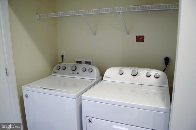 Building Photo - 19972 Abram Ter