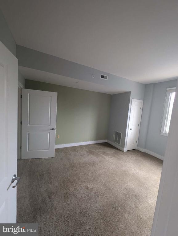 Building Photo - 400 Renfro Dr