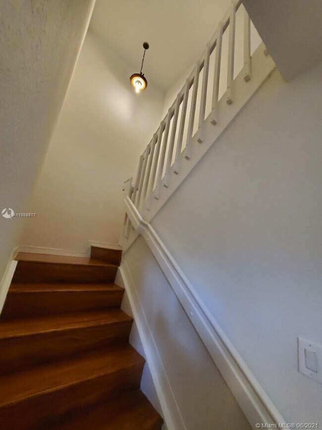 Building Photo - 4941 SW 135th Way