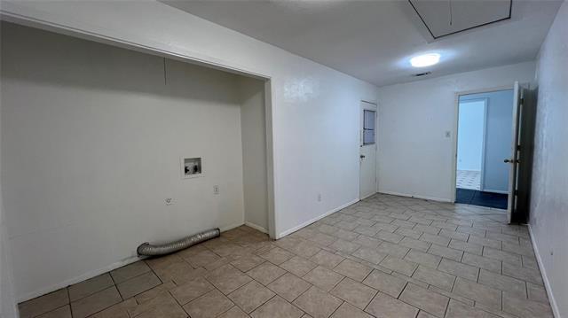 Building Photo - 1915 Longmeadow Dr