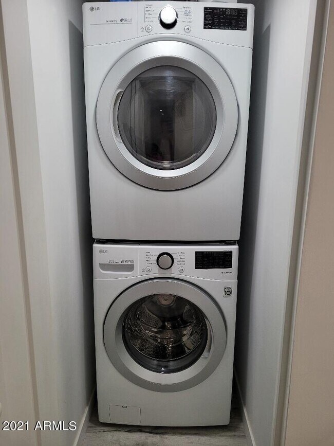 Building Photo - 4201 E Camelback Rd