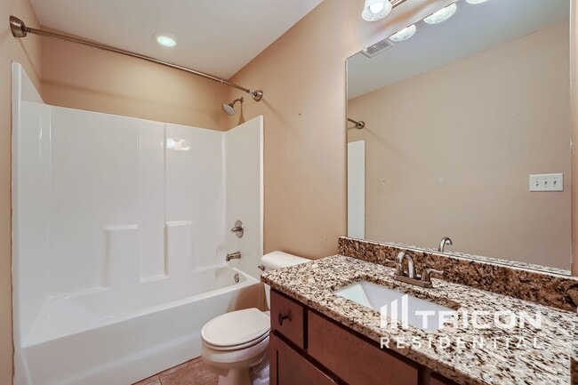 Building Photo - 328 Cliffhaven Cir