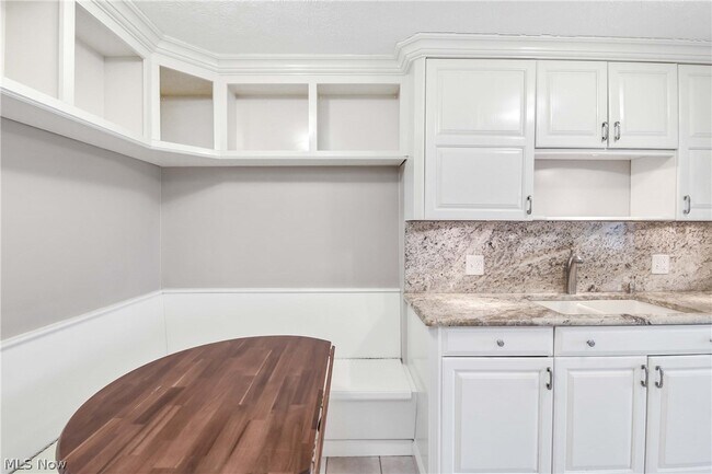 Building Photo - 12900 Lake Ave