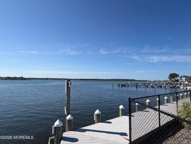 Building Photo - 135 Wharfside Dr