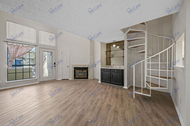 Building Photo - 5590 Spring Valley Rd