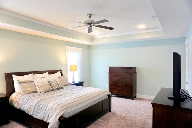 Building Photo - 2219 Hannington Mews