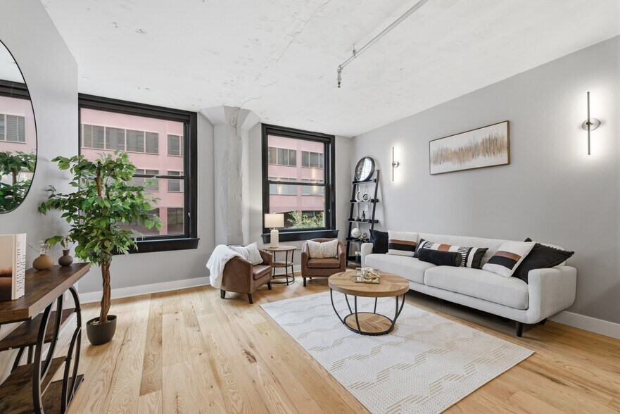 Building Photo - 444 17th St
