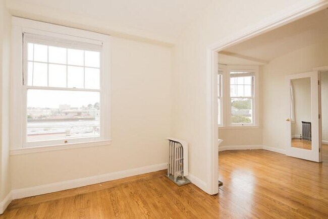 Building Photo - 1 bedroom in San Francisco CA 94122