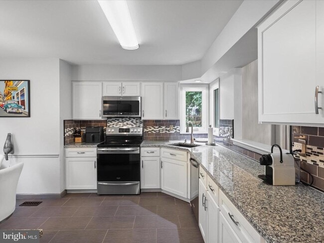 Building Photo - 1307 Wedgewood Manor Way