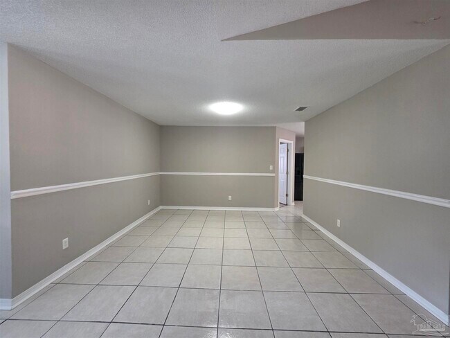 Building Photo - 6913 Hanover Ct