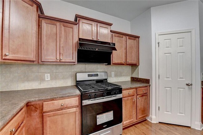 Building Photo - 2104 Nelms Pointe Landing