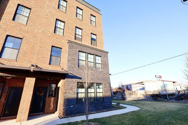 Building Photo - 2445 Ownby Ln