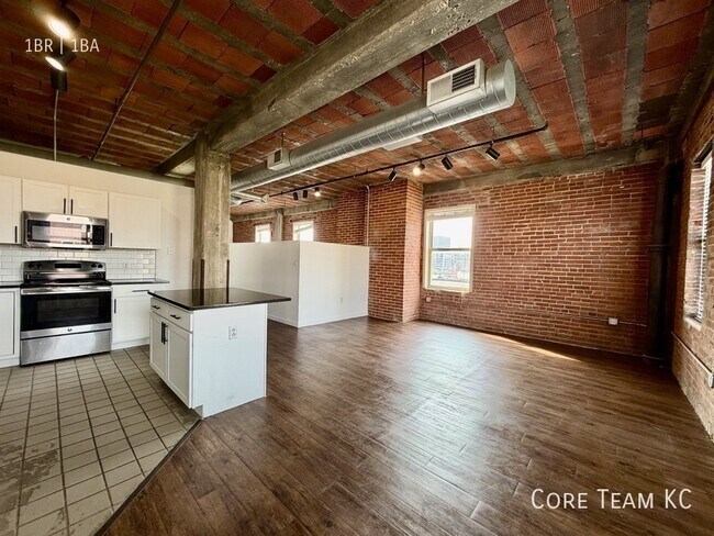 Building Photo - 204 Walnut St