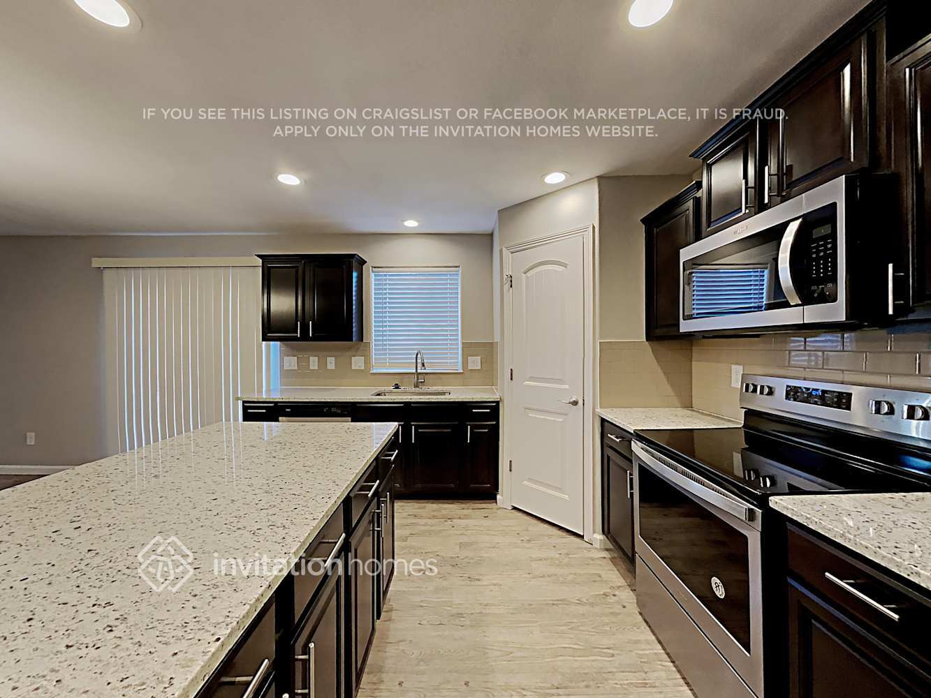 Building Photo - 10958 Clarion Dr