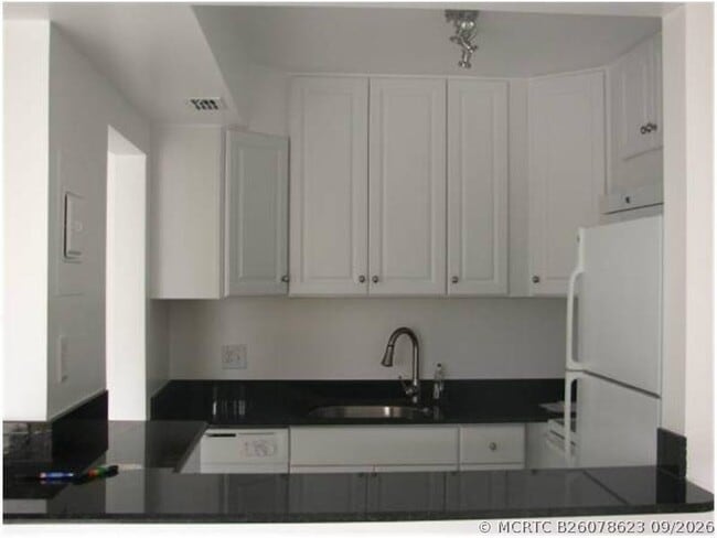 Building Photo - 4200 Crystal Lake Dr