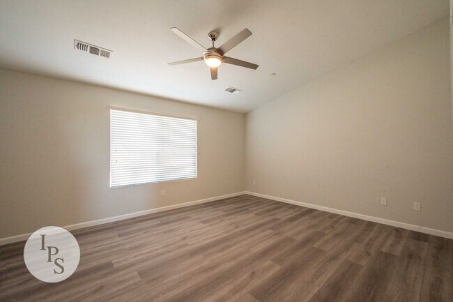 Building Photo - Clovis Eastside Home, 4BR/3BA, Built 2017 - Lots of Amenities!
