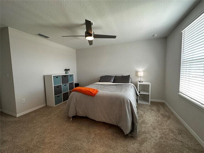 Building Photo - 10030 Salt Pt Dr