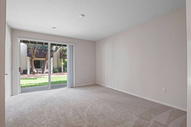 Building Photo - 3 Bed 2, Full Bath, 2 Half Bath, 1 Car Garage Townhome near MacDill AFB