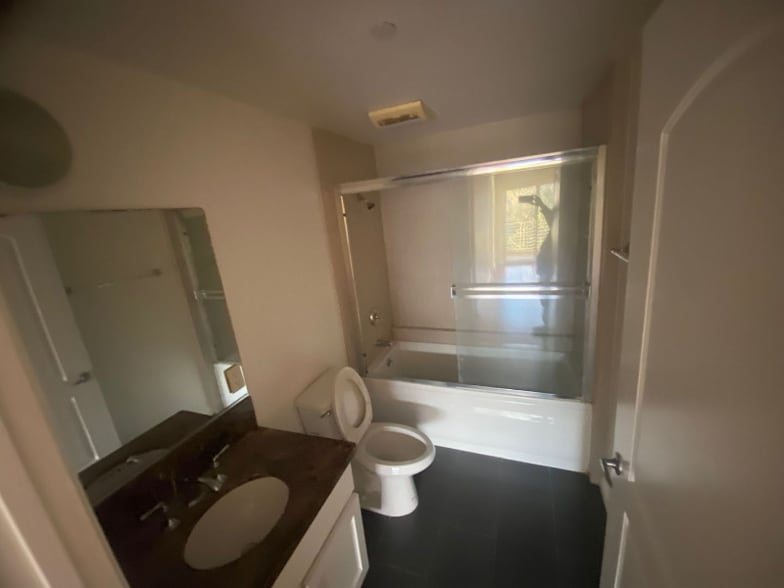 Building Photo - 332 S Virgil Ave