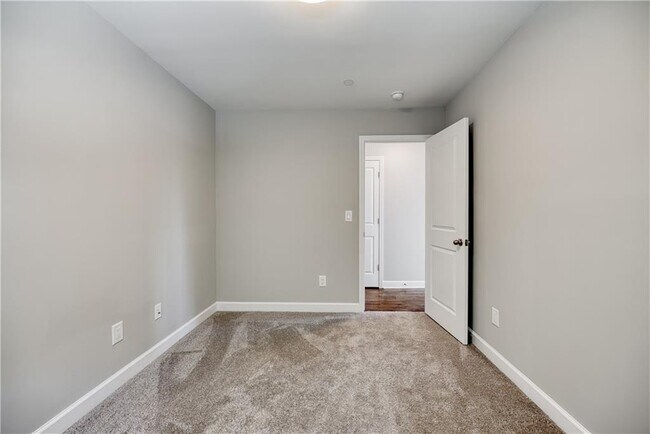 Building Photo - 2997 Whispering Hills Ct