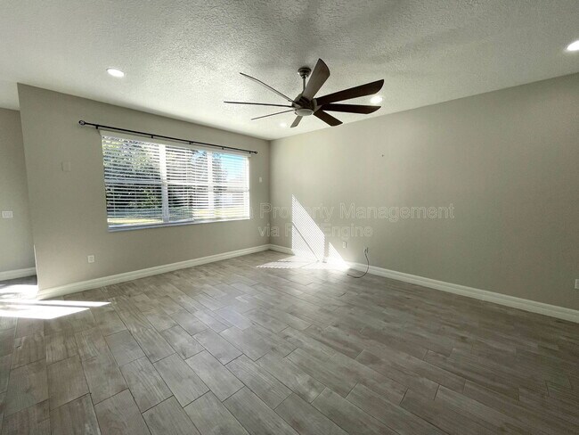 Building Photo - 4032 Meadowlark Dr