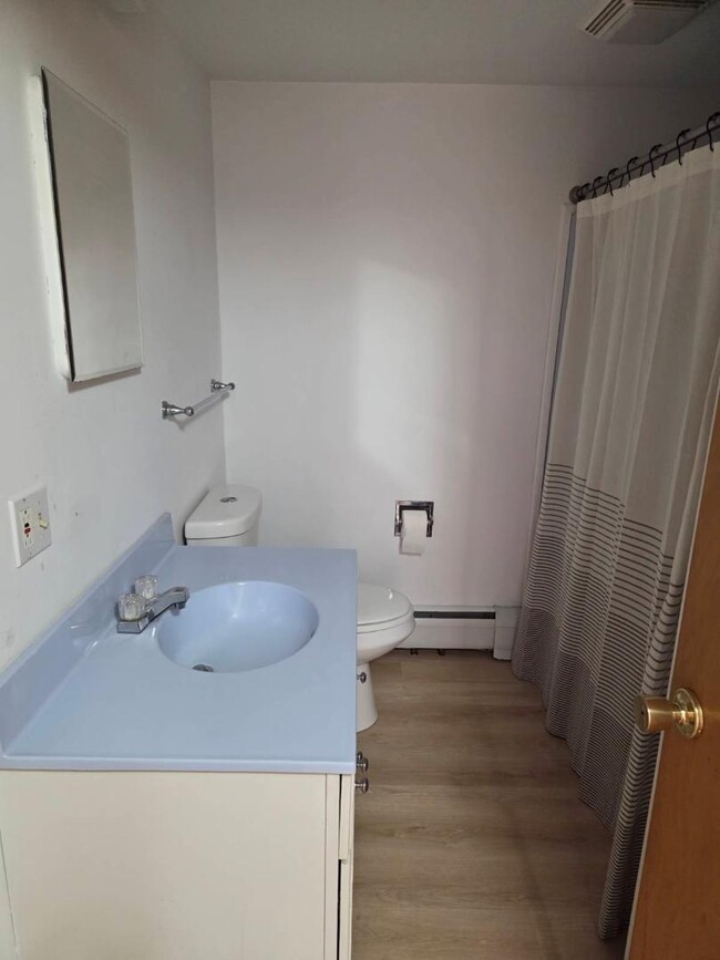 Building Photo - 155 School Ave