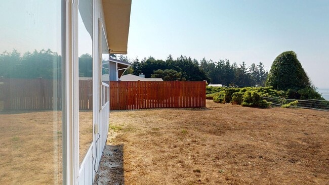 Building Photo - High Bank Waterfront West Beach Duplex! Sm...
