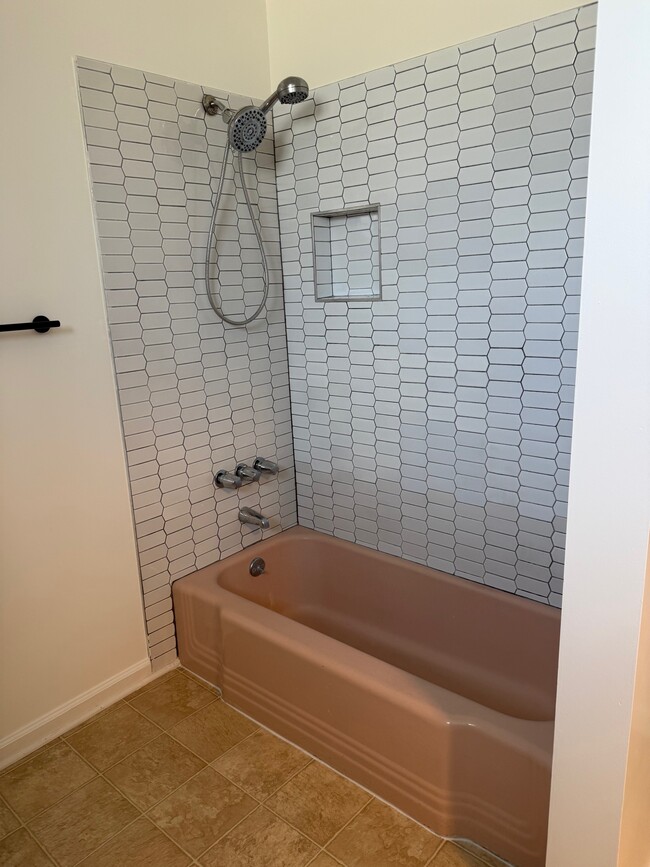 Bathtub/shower combo - 11954 Eucalyptus Ave