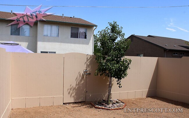 Building Photo - 1430