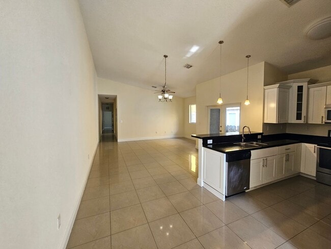 Building Photo - 3/2 Townhouse in East Fort Lauderdale