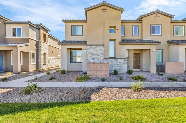 Building Photo - BRAND NEW - NEVER LIVED IN 3 BR/2.5 BA Townhouse across the street from Henderson Hospital and Me...